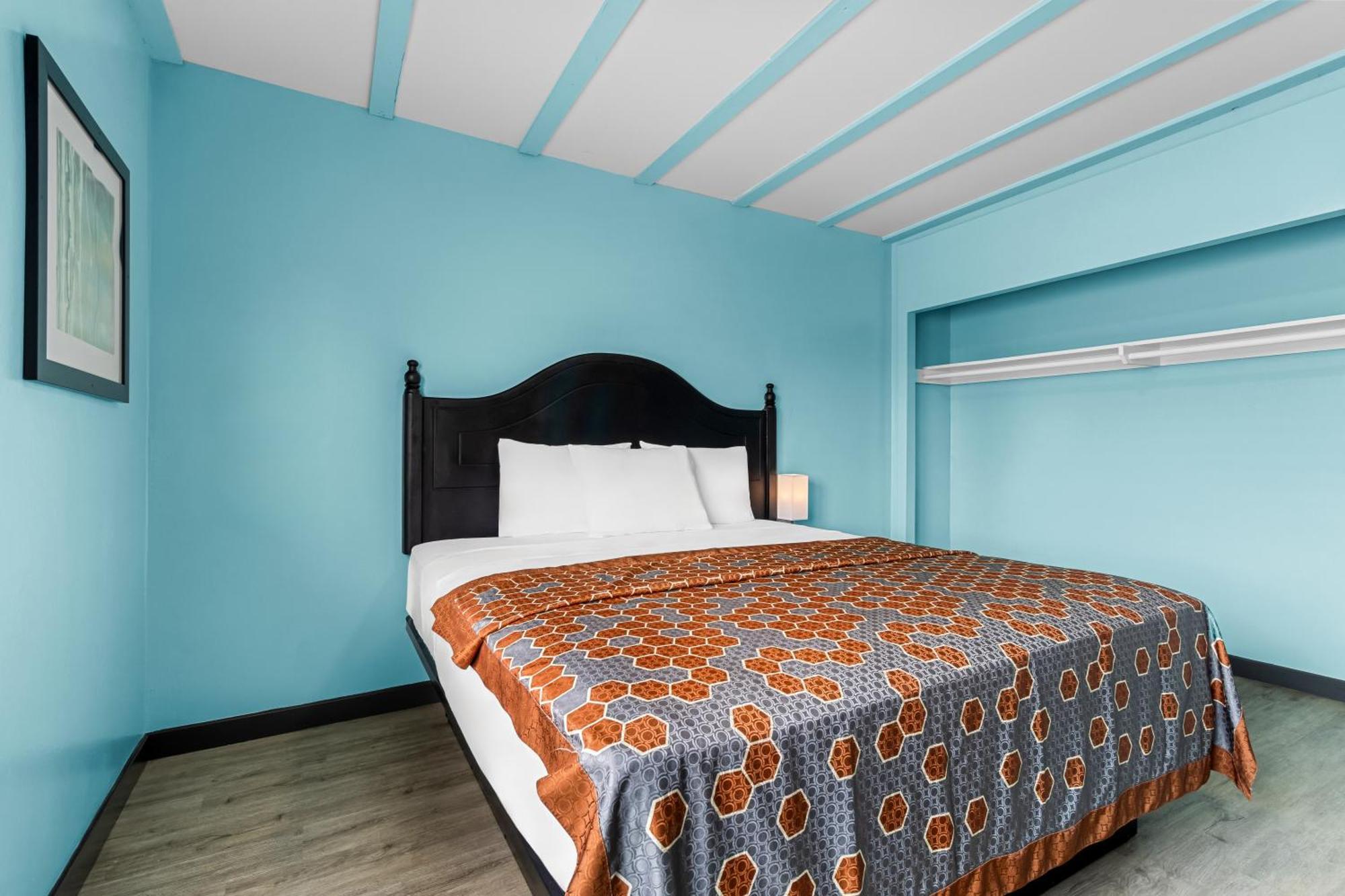 Rodeway Inn & Suites North Hollywood Burbank Airport - Universal Area Los Angeles Exteriör bild