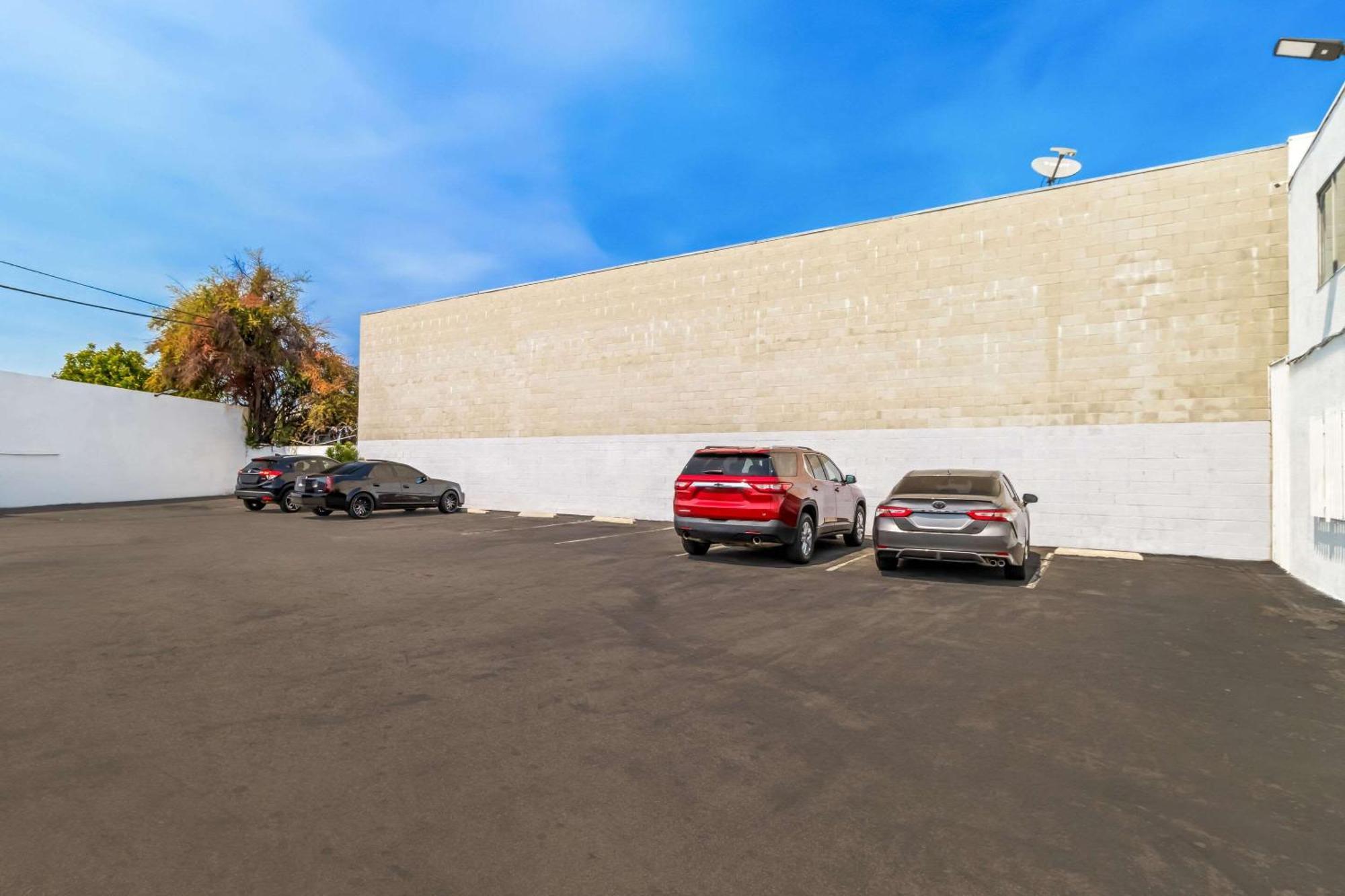 Rodeway Inn & Suites North Hollywood Burbank Airport - Universal Area Los Angeles Exteriör bild